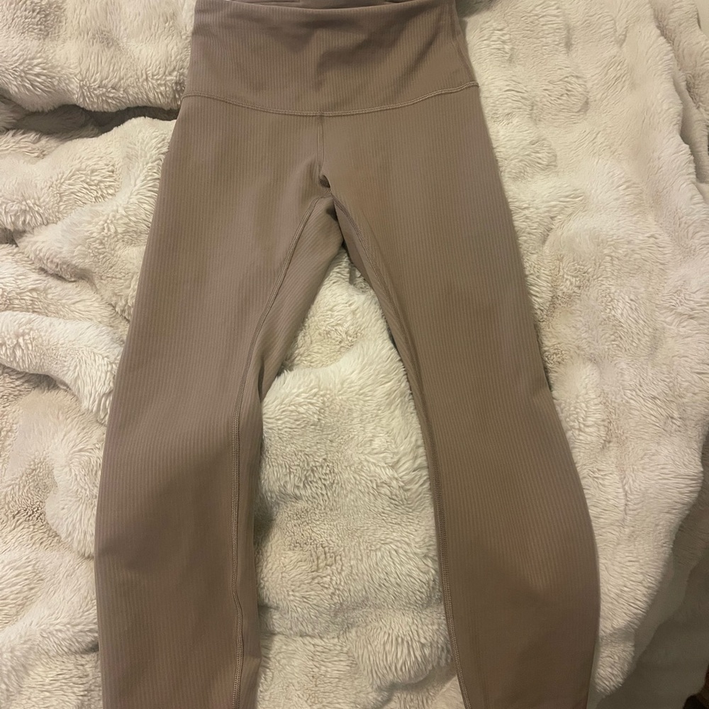Lululemon leggings size 4 23” length